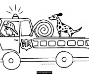 Coloriage et dessins gratuit Un chien sur Le Camion Pompier à imprimer